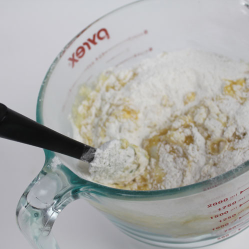 Mixing wet and dry ingredients