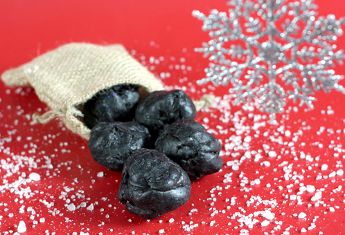 Give the gift of "coal" this year with Coal Soap! It's easy to make, and looks super realistic.